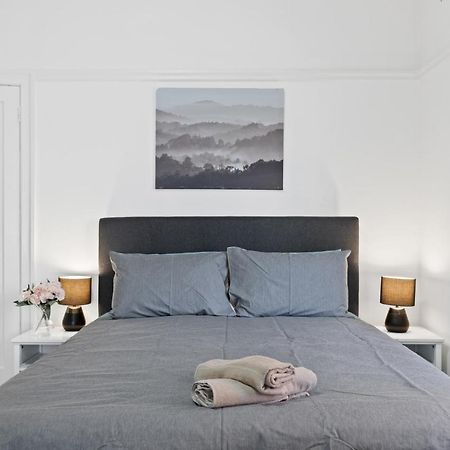 Burwood City Newly Renovated 2 Bed 2 Bath Free Private Parking Big Apt Sydney Zewnętrze zdjęcie