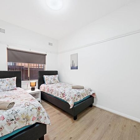 Burwood City Newly Renovated 2 Bed 2 Bath Free Private Parking Big Apt Sydney Zewnętrze zdjęcie
