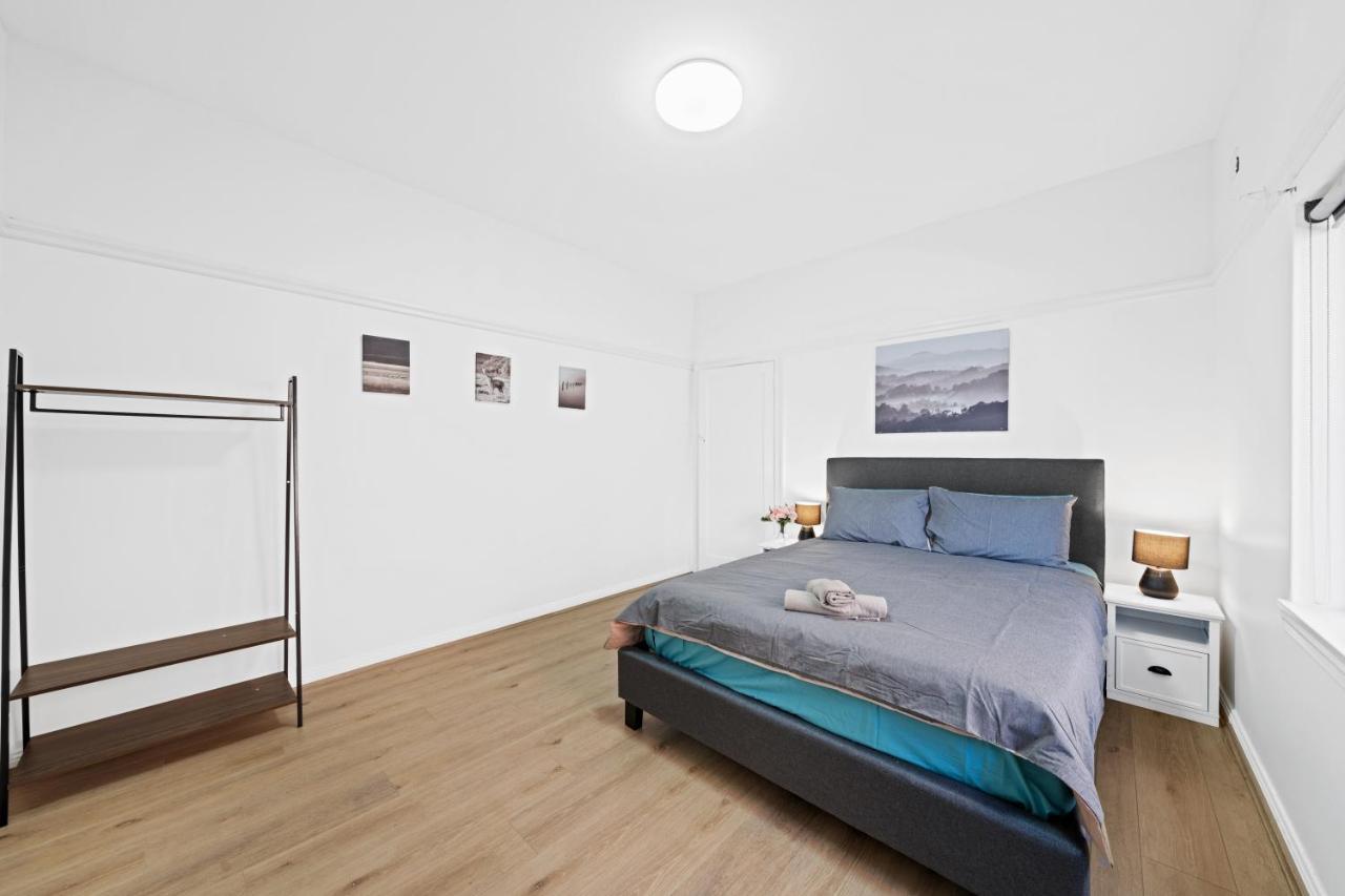 Burwood City Newly Renovated 2 Bed 2 Bath Free Private Parking Big Apt Sydney Zewnętrze zdjęcie