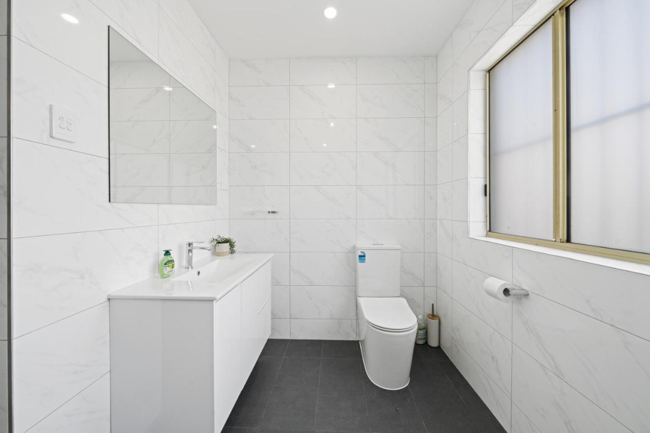 Burwood City Newly Renovated 2 Bed 2 Bath Free Private Parking Big Apt Sydney Zewnętrze zdjęcie